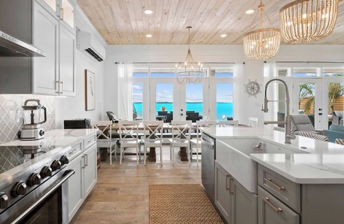 Calvin Hill Villa | Newly Built luxurious 5Bed 5Bath Beach Front Villa w/infinity pool