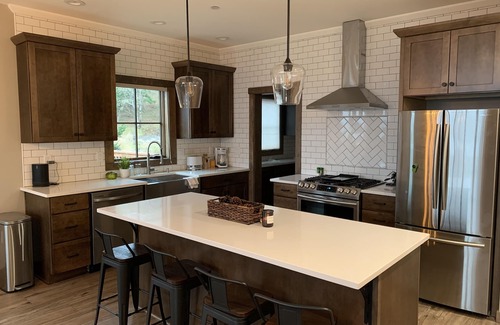 Mosier House | Newly built Mosier Bluff home-3 Bed, 3.5 Bath Spectacular River View and Hot Tub