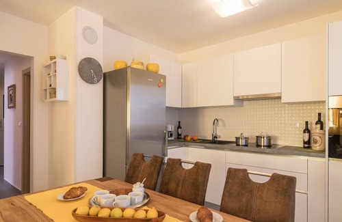 Liznjan Apartment | Newly furnished apartment in Ližnjan 5 min walk from the beach