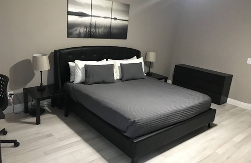 Spring Valley House | Newly Remodeled Home minutes away from strip