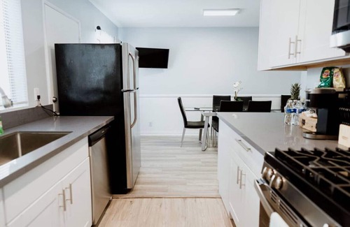 NoHo Arts District House | NEWLY RENOVATED 2-BEDROOM TOWNHOUSE WITH PRIVATE ROOFTOP DECK REMODELED IN 2022 (p30)