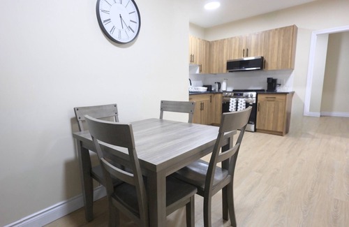 Walkerville Apartment | Newly renovated 2 bed 1 bath #LOWER floor unit.