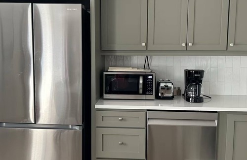 Federal Way Apartment | Newly Renovated 2BR Near Puget Sound and Airport