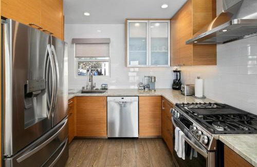 Ocean Beach Apartment | Newly Renovated 3BR Modern Apt in Heart of Ocean Beach