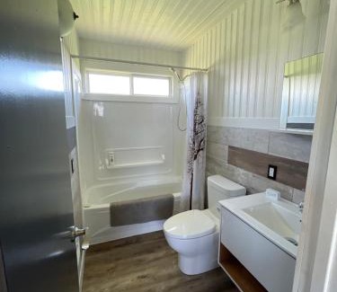 Charlotte's Shore Villa | Newly Renovated Confederation Bridge View Cottages