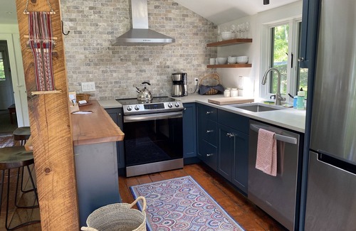 Kittery Point House | Newly Renovated Cottage with views of Barter's Creek