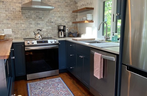 Kittery Point House | Newly Renovated Cottage with views of Barter's Creek