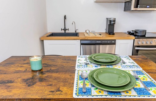 Woodstock Apartment | Newly renovated cozy studio