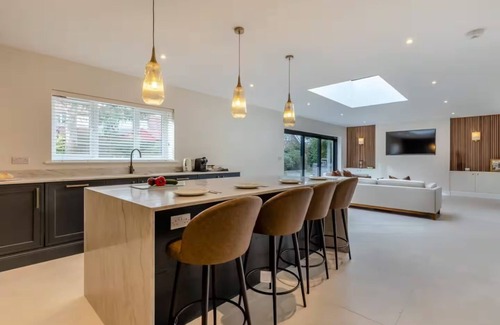 West Runton House | Newly Renovated Luxury Property between Cromer & Sheringham with Hot tub