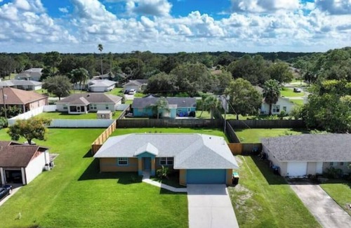 Interchange Square House | Newly renovated modern home ready for the whole family to relax and enjoy