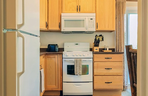 Milford Cottage | Newly Renovated, Waterfront Cottages located in Prince Edward County