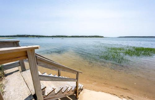 Pleasant Point House | Newly Renovated Waterfront Cottage