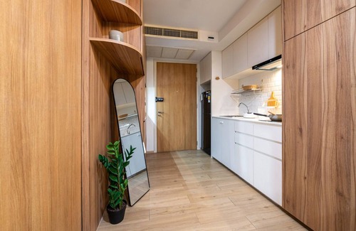 Nana Condo | Newly renovated Work-Friendly Condo @ Heart of BKK 5mins to Train