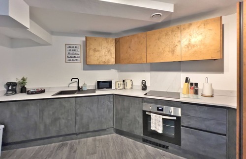 Royal Tunbridge Wells Apartment | Newton's Suite Apartment