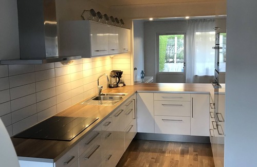 Bastad Condo | Next door to Malen outdoor pools and the sea live own townhouse in Båstad