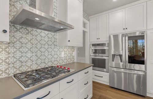 Green Bay House | Next Level~100K Game Room~ Sleeps 20~ Pool~Spa