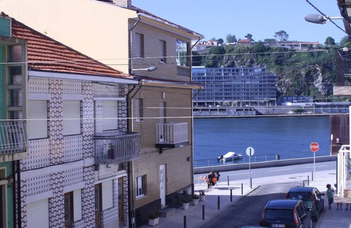 Sao Pedro da Afurada Cottage | Next to the Douro river, near the beach and the historic centers.