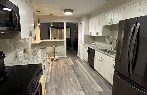 Southfield Apartment | NFL Draft Detroit 2024 weekend hot spot - 20 minutes away from Downtown Detroit
