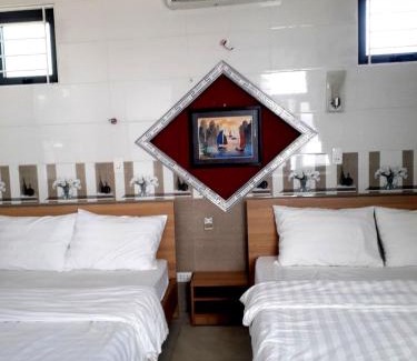 Phu Loc Hotel | Nguyet Anh Guesthouse