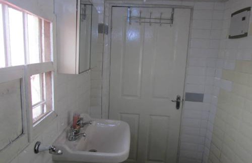 Freetown Apartment | Nic's Inn