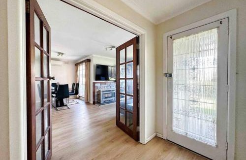 Mount Waverley House | Nice 3 bedroom House Mt Waverley