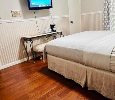 Wake Village House | Nice and peaceful bedroom