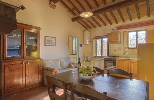 Tavarnelle Val di Pesa Apartment | Nice apartment for 4 people with pool, WIFI, TV, patio, pets allowed and panoramic view
