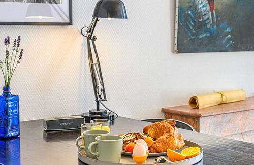 Auray Apartment | Nice apartment for 2 people with WIFI, TV, balcony and pets allowed