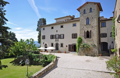 Capolona Apartment | Nice apartment for 3 guests with WIFI, pool, TV, panoramic view and parking, close to Arezzo