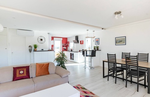 Le Pradet Apartment | Nice apartment for 4 people with A/C, WIFI, TV, terrace and panoramic view