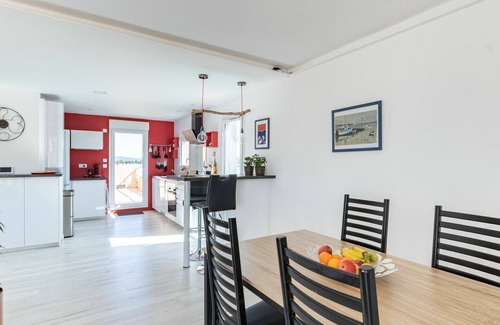 Le Pradet Apartment | Nice apartment for 4 people with A/C, WIFI, TV, terrace and panoramic view