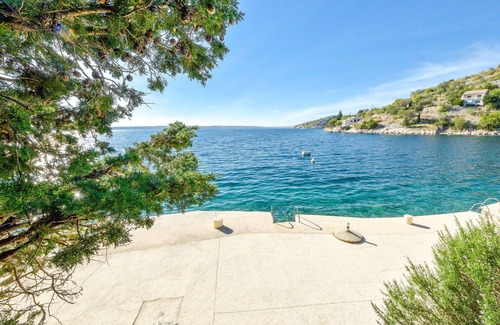 Tribanj Apartment | Nice apartment for 4 guests with WIFI, A/C, TV and terrace