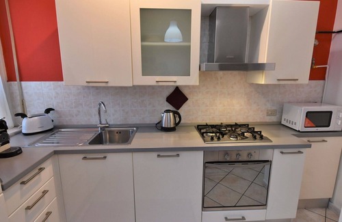 Baggio Apartment | Nice apartment for 4 guests with WIFI, A/C, TV, balcony and parking