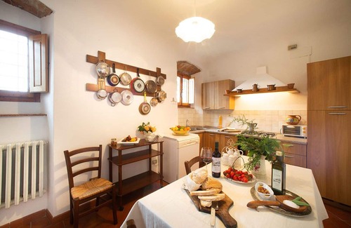 San Casciano in Val di Pesa Apartment | Nice apartment for 4 guests with WIFI, pool and TV, close to Florence