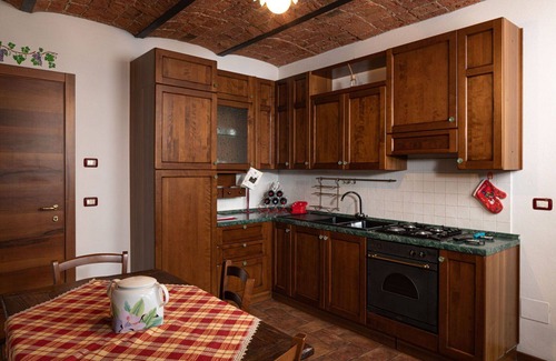 La Morra Apartment | Nice apartment for 4 people with pool, WIFI, TV, patio and pets allowed