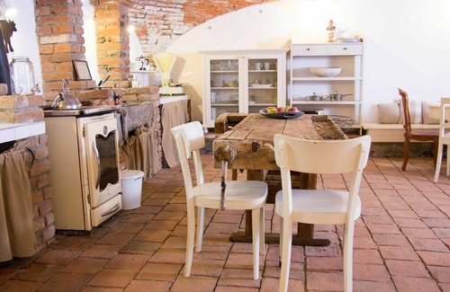 Lukavice Apartment | Nice apartment for 4 people with WIFI, pool and patio