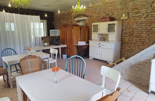 Lukavice Apartment | Nice apartment for 4 people with WIFI, pool and patio