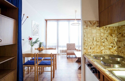 Sion Apartment | Nice apartment for 4 people with WIFI, pool, TV, balcony, pets allowed and panoramic view