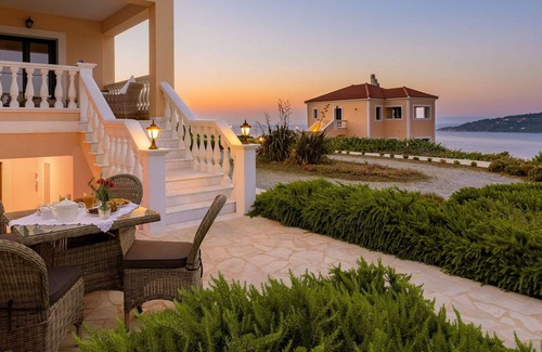 Samos Apartment | Nice apartment for 4 people with WIFI, pool, A/C, TV, panoramic view and parking