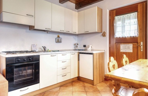 Macugnaga Apartment | Nice apartment for 5 guests with TV, balcony, pets allowed and panoramic view
