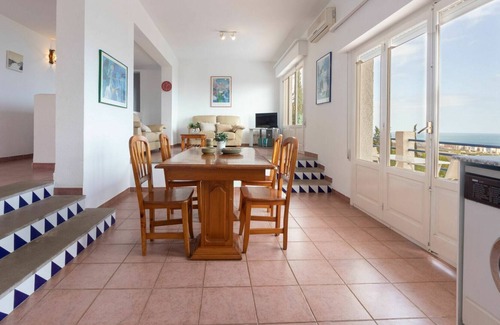 Peniscola Apartment | Nice apartment for 5 people with A/C, pool, WIFI, TV, terrace and pets allowed