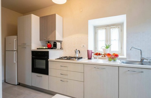 Roatto Apartment | Nice apartment for 6 guests with WIFI, hot tub, terrace, pets allowed and parking