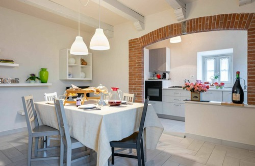 Roatto Apartment | Nice apartment for 6 guests with WIFI, hot tub, terrace, pets allowed and parking