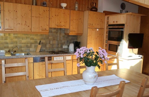 Prutz Apartment | Nice apartment for 8 guests with WIFI, TV and balcony
