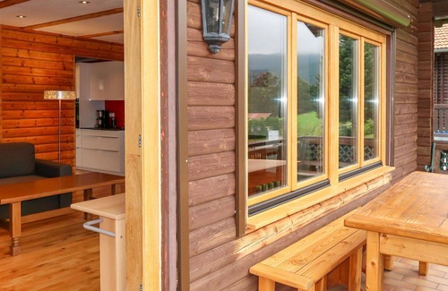 Arrach Apartment | Nice apartment for 4 guests with WIFI, TV, balcony and parking