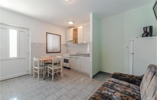 Bosana Apartment | Nice Apartment In Bosana With Wifi