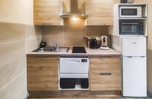 Saint-Chinian Apartment | Nice apartment in Saint-Chinian