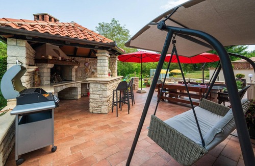 Santalezi Apartment | Nice apartment in Nedescina with WiFi