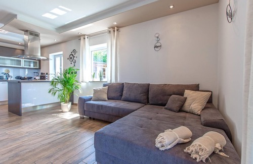 Koper Apartment | Nice apartment in Smarje with WiFi