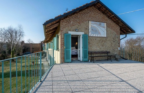 Cortazzone House | Nice apartment in villa for 5 people with private pool, TV, terrace, pets allowed and panoramic .